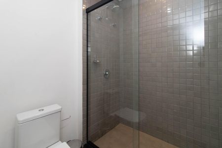 Banheiro de apartamento à venda com 1 quarto, 29m² em Centro Histórico, Porto Alegre