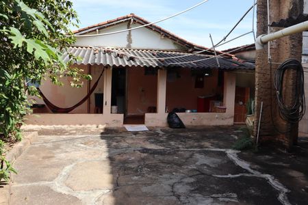 Casa à venda com 481m², 3 quartos e 6 vagasQuintal