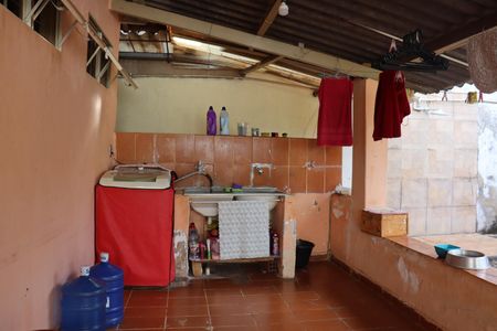 Casa à venda com 481m², 3 quartos e 6 vagasLavanderia