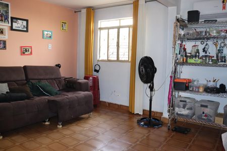 Casa à venda com 481m², 3 quartos e 6 vagasSala