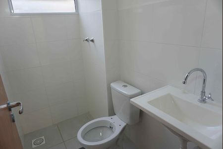 Banheiro de apartamento para alugar com 2 quartos, 49m² em Chácara Estela, Barueri