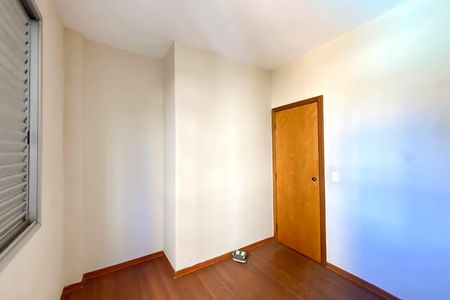 Apartamento à venda com 85m², 2 quartos e 2 vagas Apartamento à venda com 85m², 2 quartos e 2 vagasQuarto 2