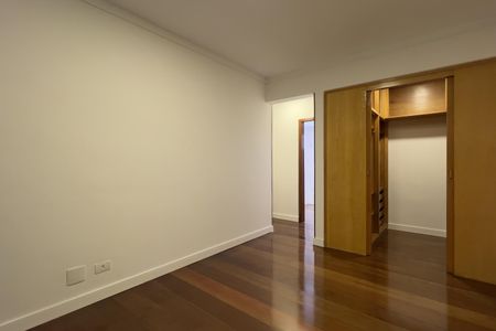 Apartamento à venda com 134m², 3 quartos e 2 vagas Apartamento à venda com 134m², 3 quartos e 2 vagasSuíte