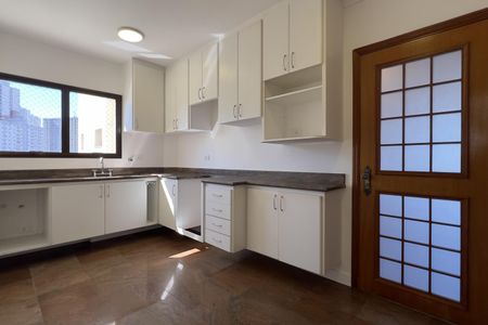 Cozinha de apartamento à venda com 3 quartos, 134m² em Vila Augusta, Guarulhos