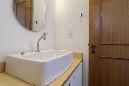 Apartamento à venda com 134m², 3 quartos e 2 vagas Apartamento à venda com 134m², 3 quartos e 2 vagasLavabo