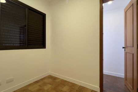 Apartamento à venda com 134m², 3 quartos e 2 vagas Apartamento à venda com 134m², 3 quartos e 2 vagasQuarto de Serviço