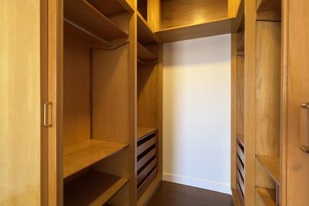 Apartamento à venda com 134m², 3 quartos e 2 vagas Apartamento à venda com 134m², 3 quartos e 2 vagasCloset da suíte