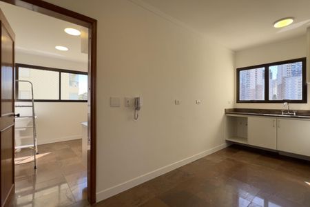 Apartamento à venda com 134m², 3 quartos e 2 vagas Apartamento à venda com 134m², 3 quartos e 2 vagasCozinha