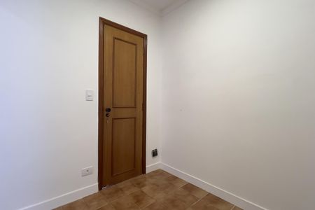 Apartamento à venda com 134m², 3 quartos e 2 vagas Apartamento à venda com 134m², 3 quartos e 2 vagasQuarto de Serviço
