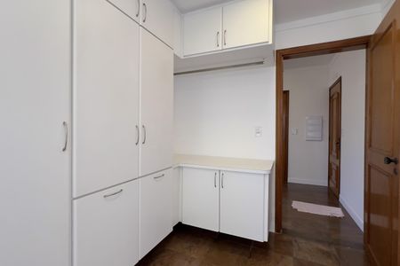 Apartamento à venda com 134m², 3 quartos e 2 vagas Apartamento à venda com 134m², 3 quartos e 2 vagasÁrea de Serviço