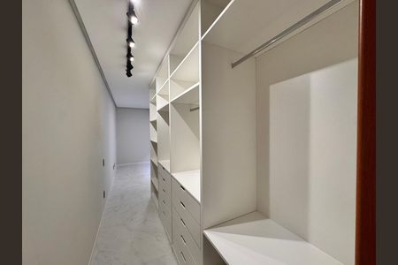 Casa de condomínio para alugar com 145m², 3 quartos e 1 vaga Casa de condomínio para alugar com 145m², 3 quartos e 1 vagaSuíte 1 - Closet