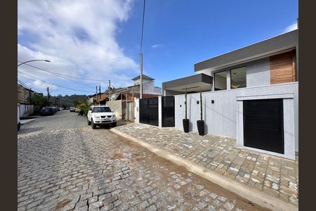 Casa de condomínio para alugar com 145m², 3 quartos e 1 vaga Casa de condomínio para alugar com 145m², 3 quartos e 1 vagaFachada