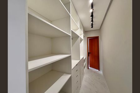 Casa de condomínio para alugar com 145m², 3 quartos e 1 vaga Casa de condomínio para alugar com 145m², 3 quartos e 1 vagaSuíte 1 - Closet