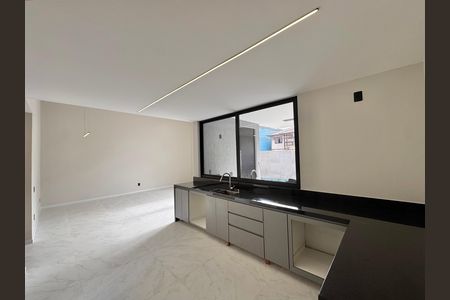 Casa de condomínio para alugar com 145m², 3 quartos e 1 vaga Casa de condomínio para alugar com 145m², 3 quartos e 1 vagaCozinha