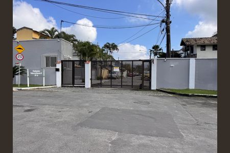 Casa de condomínio para alugar com 145m², 3 quartos e 1 vaga Casa de condomínio para alugar com 145m², 3 quartos e 1 vagaFachada