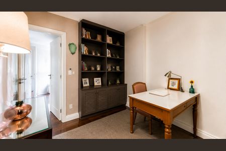 Apartamento à venda com 164m², 3 quartos e 2 vagas Apartamento à venda com 164m², 3 quartos e 2 vagasSala