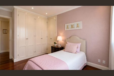 Apartamento à venda com 164m², 3 quartos e 2 vagas Apartamento à venda com 164m², 3 quartos e 2 vagasQuarto