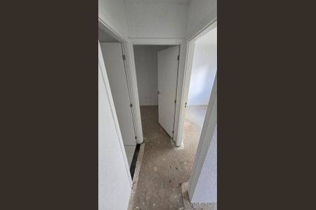 Corredor de apartamento à venda com 2 quartos, 40m² em Jardim Rossin, Campinas