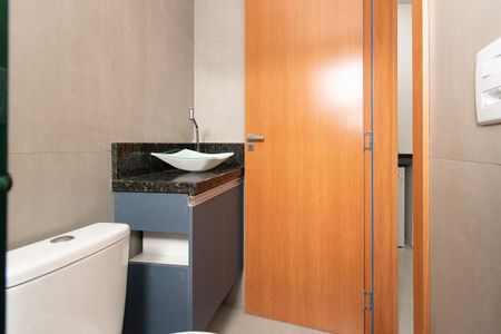 Banheiro Social de kitnet/studio para alugar com 1 quarto, 27m² em São Pedro, São José dos Pinhais