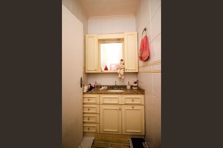 Banheiro da Suíte 1 de casa de condomínio para alugar com 4 quartos, 122m² em Santo Antônio, Porto Alegre