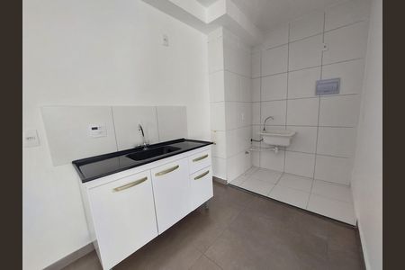Cozinha de apartamento à venda com 2 quartos, 34m² em Jardim São Luís, São Paulo