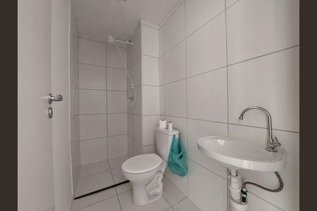 Banheiro de apartamento à venda com 2 quartos, 34m² em Jardim São Luís, São Paulo