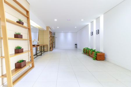 Apartamento para alugar com 92m², 2 quartos e 2 vagasHall social