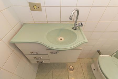 Casa de condomínio à venda com 61m², 2 quartos e 1 vagaBanheiro
