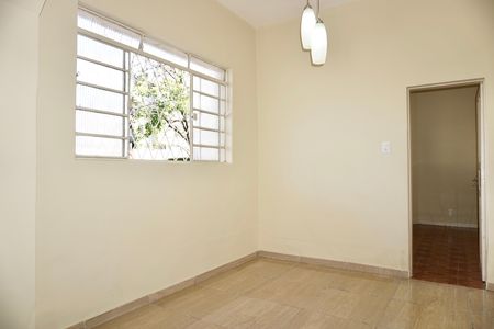 Casa para alugar com 85m², 2 quartos e sem vaga Casa para alugar com 85m², 2 quartos e sem vagaSala