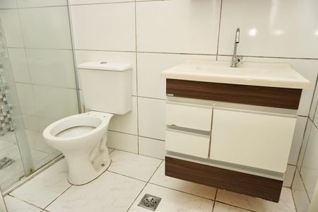 Casa para alugar com 85m², 2 quartos e sem vaga Casa para alugar com 85m², 2 quartos e sem vagaBanheiro Social
