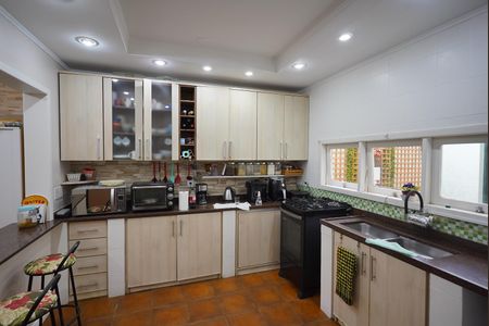 Cozinha de casa à venda com 3 quartos, 400m² em Teresópolis, Porto Alegre