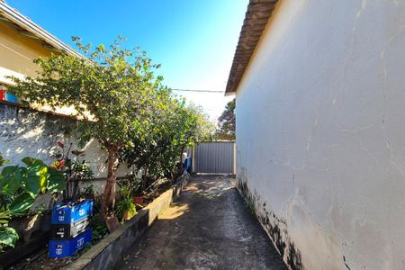 Casa à venda com 250m², 5 quartos e 2 vagasCorredor 