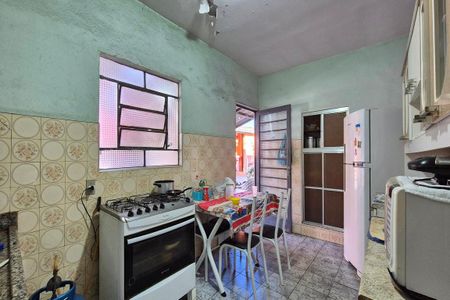 Casa à venda com 250m², 5 quartos e 2 vagasCozinha 