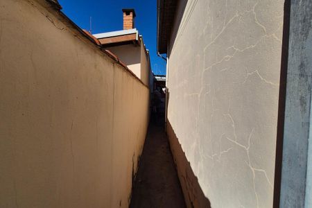 Casa à venda com 250m², 5 quartos e 2 vagasCorredor 