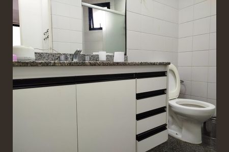 Banheiro de apartamento para alugar com 1 quarto, 45m² em Tatuapé, São Paulo