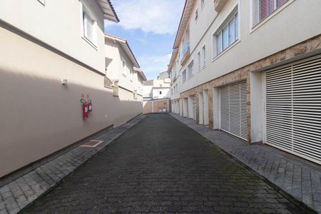 Casa de condomínio à venda com 153m², 2 quartos e 3 vagas Casa de condomínio à venda com 153m², 2 quartos e 3 vagasFachada