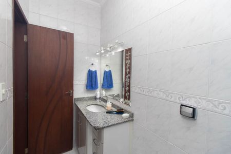 Casa de condomínio à venda com 153m², 2 quartos e 3 vagas Casa de condomínio à venda com 153m², 2 quartos e 3 vagasBanheiro da Suíte