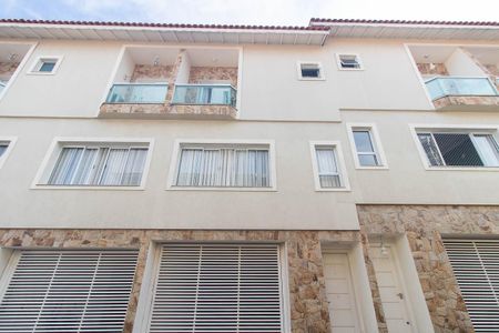 Casa de condomínio à venda com 153m², 2 quartos e 3 vagas Casa de condomínio à venda com 153m², 2 quartos e 3 vagasFachada