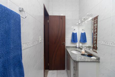 Casa de condomínio à venda com 153m², 2 quartos e 3 vagas Casa de condomínio à venda com 153m², 2 quartos e 3 vagasBanheiro da Suíte