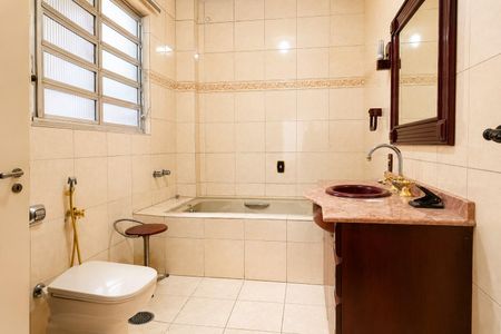 Apartamento à venda com 136m², 2 quartos e sem vaga Apartamento à venda com 136m², 2 quartos e sem vagaBanheiro