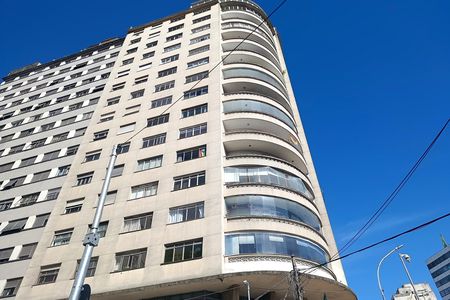 Apartamento à venda com 136m², 2 quartos e sem vaga Apartamento à venda com 136m², 2 quartos e sem vagaFachada