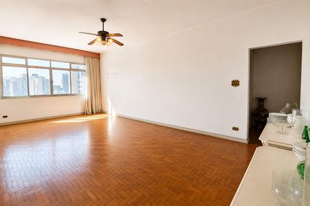 Apartamento à venda com 136m², 2 quartos e sem vaga Apartamento à venda com 136m², 2 quartos e sem vagaSala