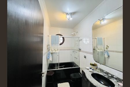 Banheiro de casa à venda com 4 quartos, 299m² em Jardim Palermo, São Bernardo do Campo