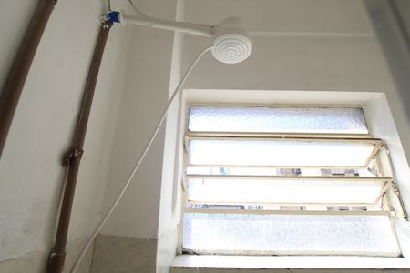 Banheiro social de kitnet/studio para alugar com 1 quarto, 32m² em Centro Histórico de São Paulo, São Paulo
