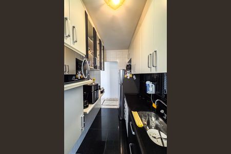 Cozinha de apartamento para alugar com 3 quartos, 64m² em Vila Bertioga, São Paulo