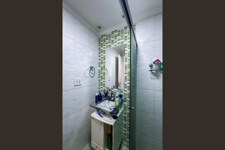 Banheiro de apartamento para alugar com 3 quartos, 64m² em Vila Bertioga, São Paulo