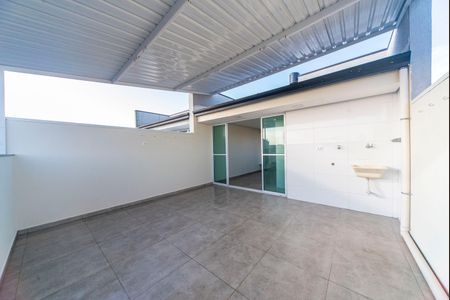 Apartamento à venda com 106m², 3 quartos e 2 vagas Apartamento à venda com 106m², 3 quartos e 2 vagasVaranda e Área de serviço