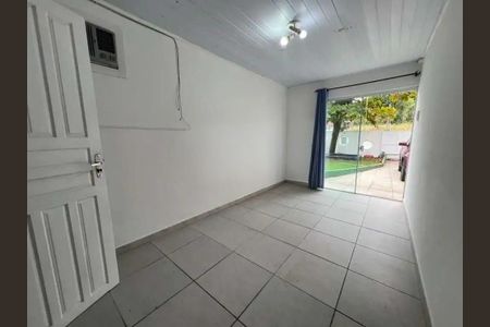 Sala de casa para alugar com 4 quartos, 160m² em Barreiros, São José
