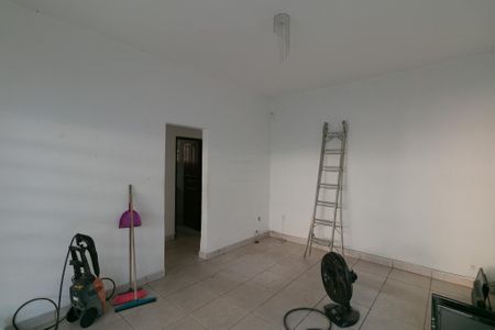Casa para alugar com 120m², 3 quartos e 2 vagas Casa para alugar com 120m², 3 quartos e 2 vagasSala