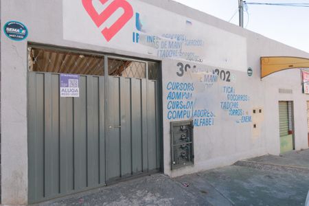 Casa para alugar com 120m², 3 quartos e 2 vagas Casa para alugar com 120m², 3 quartos e 2 vagasFachada